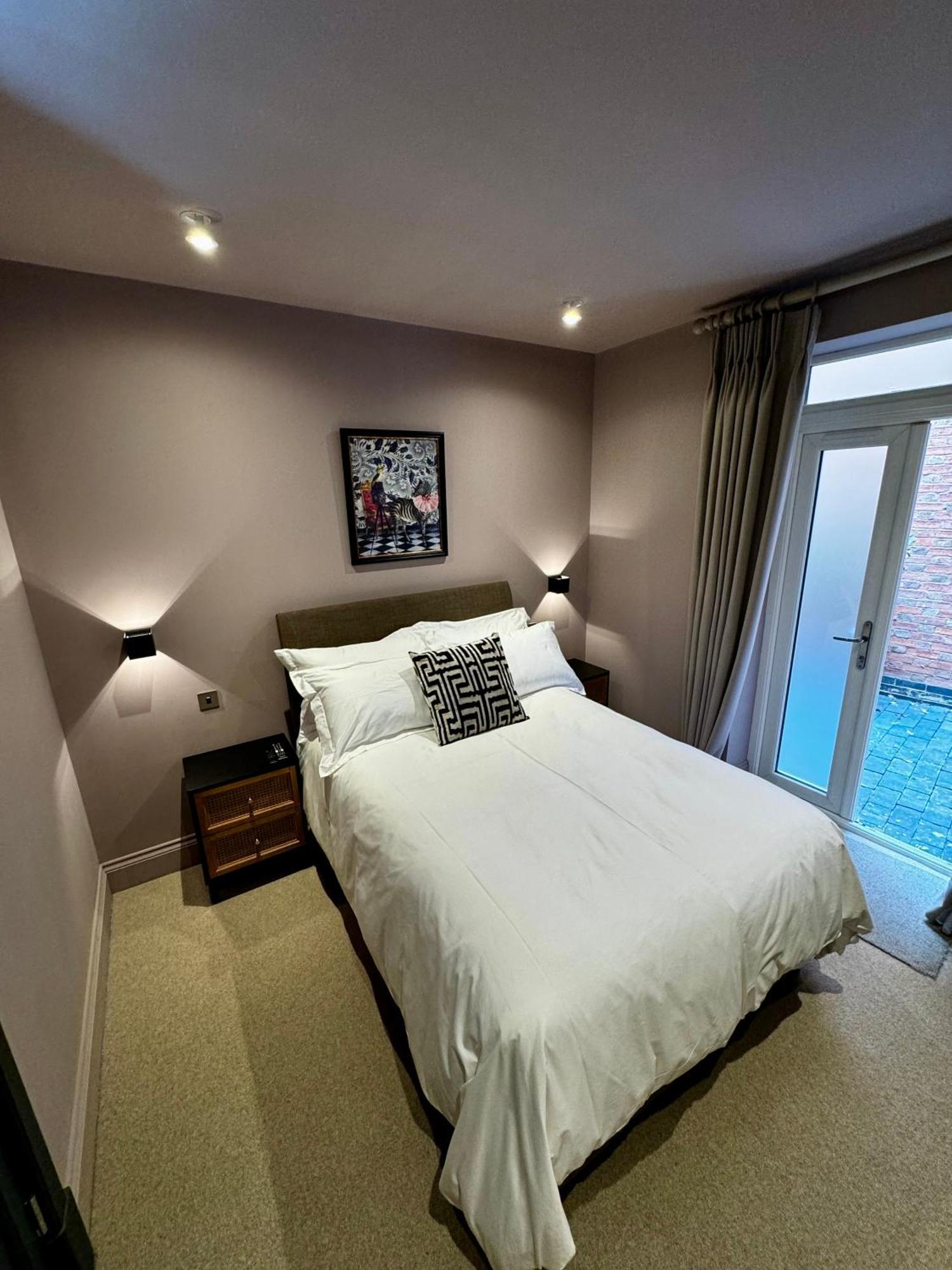 Macbeths Corner High End Luxury Apartment In Centre With Parking Stratford-upon-Avon Exterior foto
